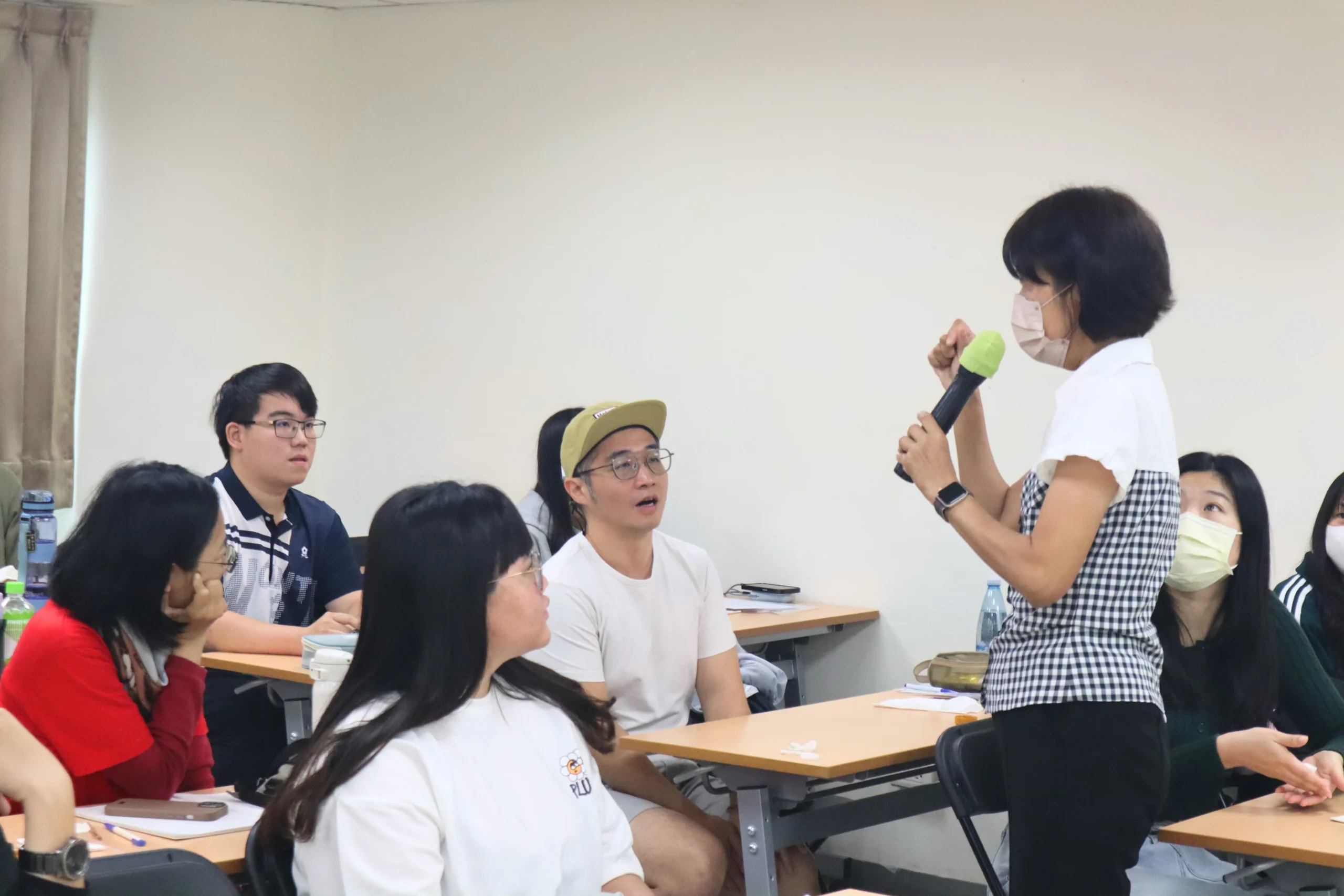 偏鄉志工培訓學員專注聆聽